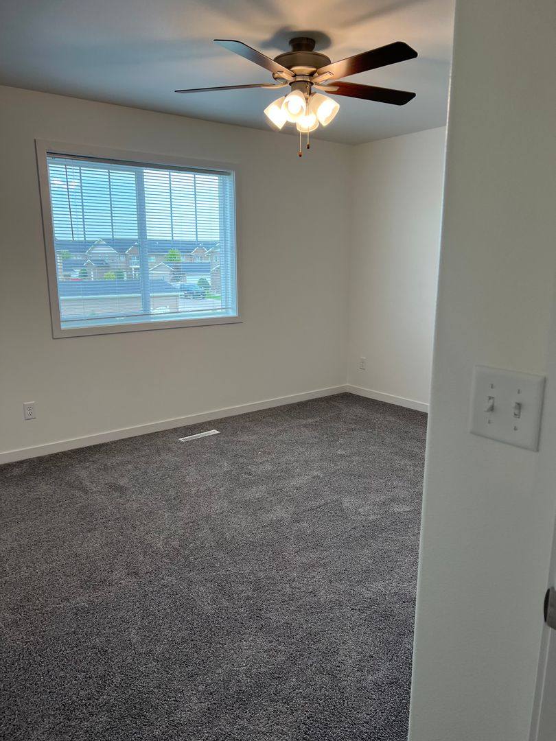 House for rent at 915 46th Ave S, Moorhead, MN 56560