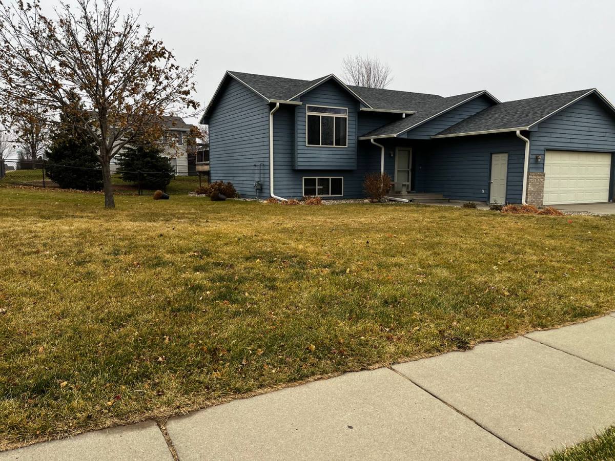 House for rent at 7112 W 53rd St, Sioux Falls, SD 57106