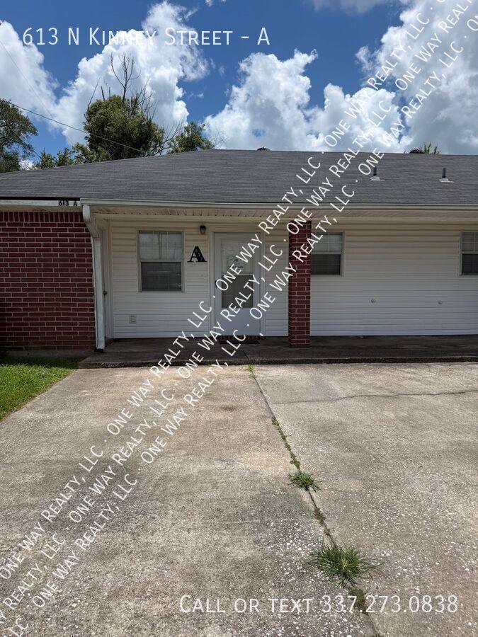 Apartment for rent at 613 N Kinney St #A, Iowa, LA 70647