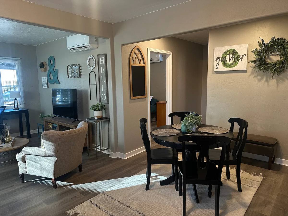 House for rent at 208 University Blvd SE, Albuquerque, NM 87106