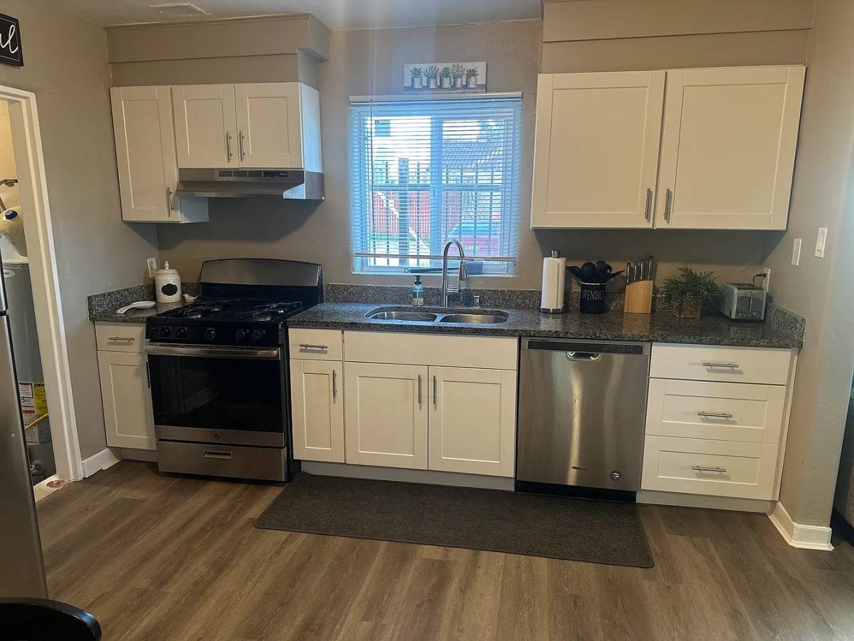 House for rent at 208 University Blvd SE, Albuquerque, NM 87106