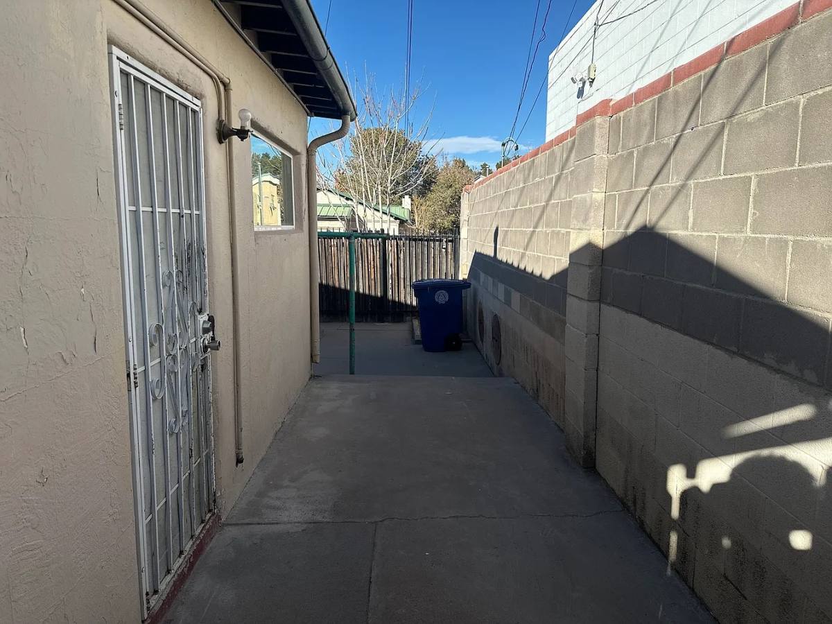 House for rent at 208 University Blvd SE, Albuquerque, NM 87106