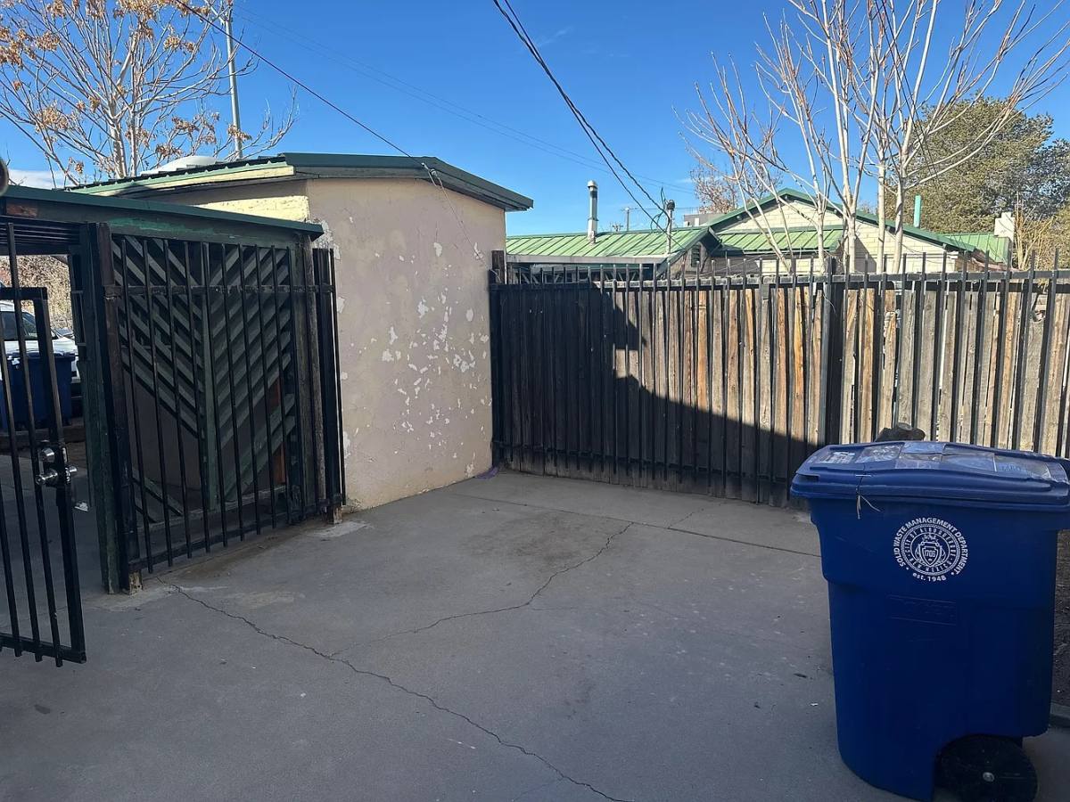 House for rent at 208 University Blvd SE, Albuquerque, NM 87106