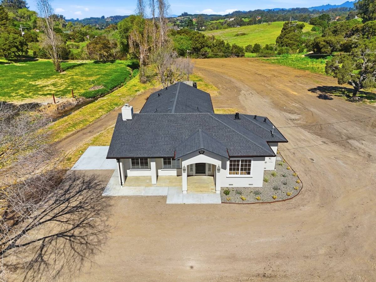 House for rent at 112 Dunbarton Rd, Aromas, CA 95004