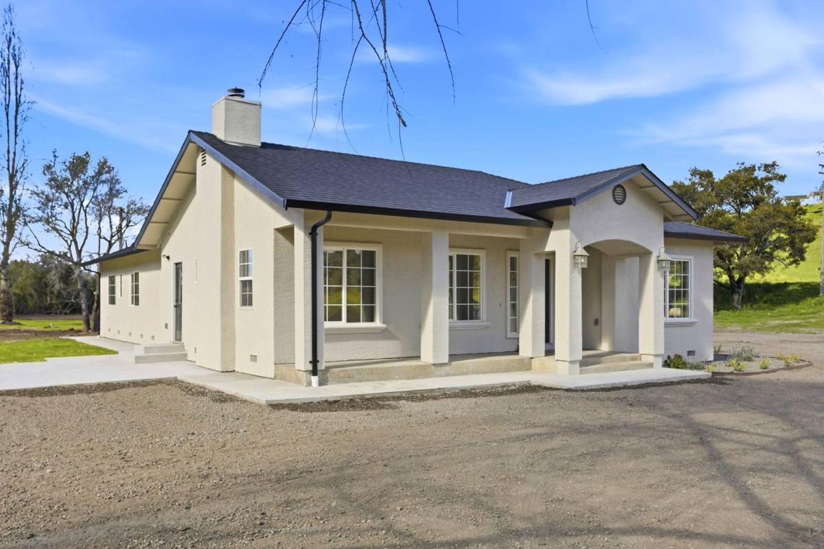 House for rent at 112 Dunbarton Rd, Aromas, CA 95004