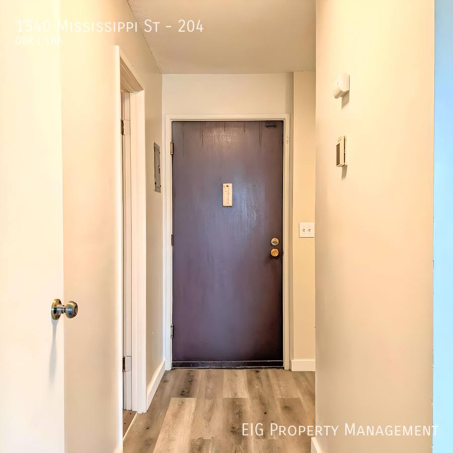 Apartment for rent at 1540 Mississippi St #204, Saint Paul, MN 55130