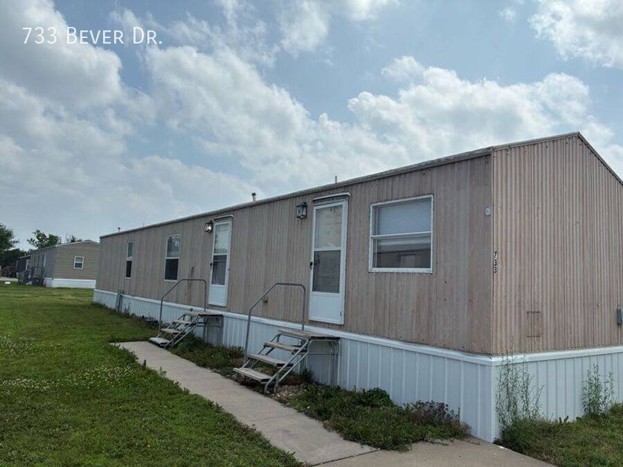 733 Bever Dr, Towanda, KS 67144 - House for Rent