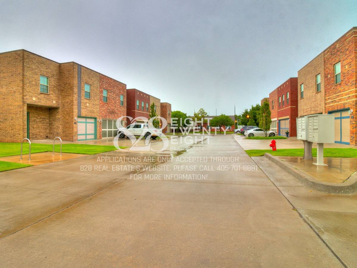 Townhouse for rent at 4732 W Main St, Norman, OK 73072
