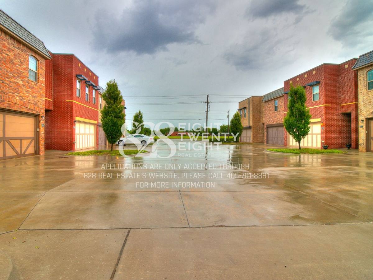 Townhouse for rent at 4732 W Main St, Norman, OK 73072