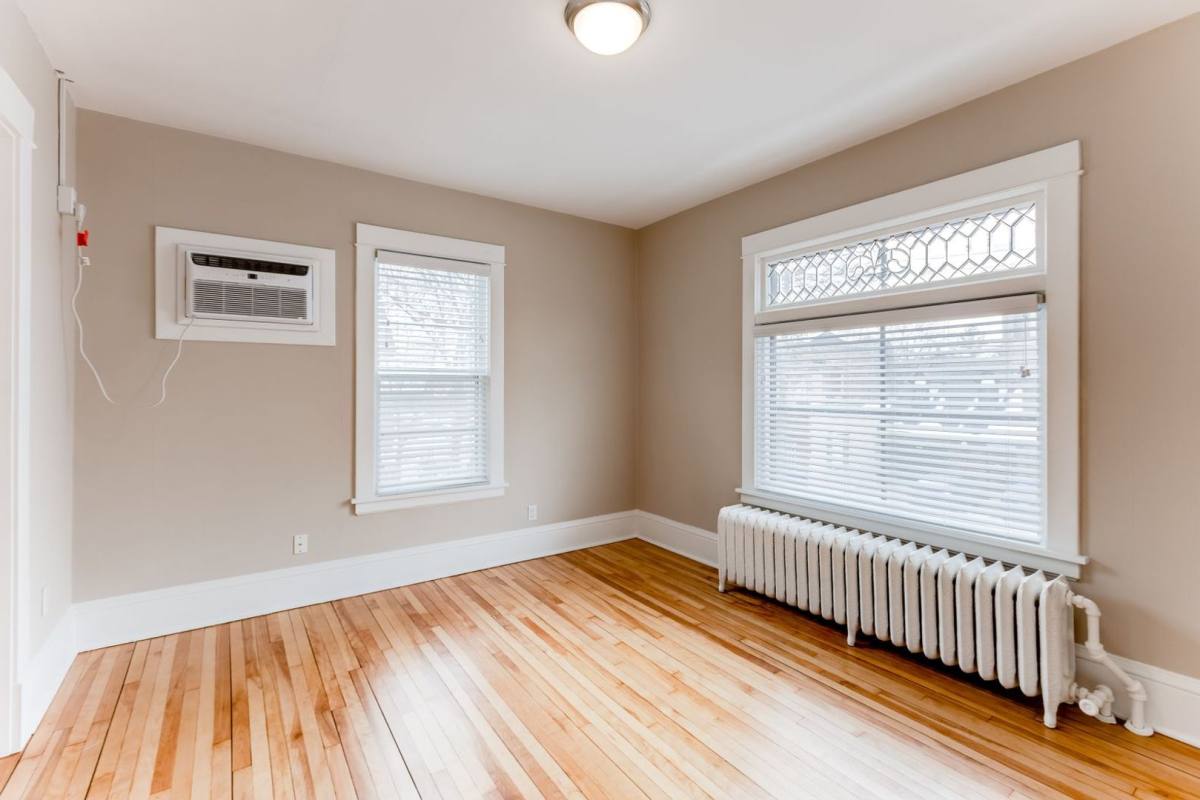Apartment for rent at 273 W Sturgis St, Saint Paul, MN 55102