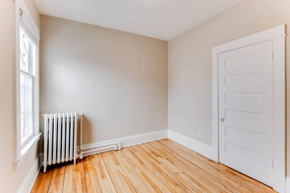 Apartment for rent at 273 W Sturgis St, Saint Paul, MN 55102