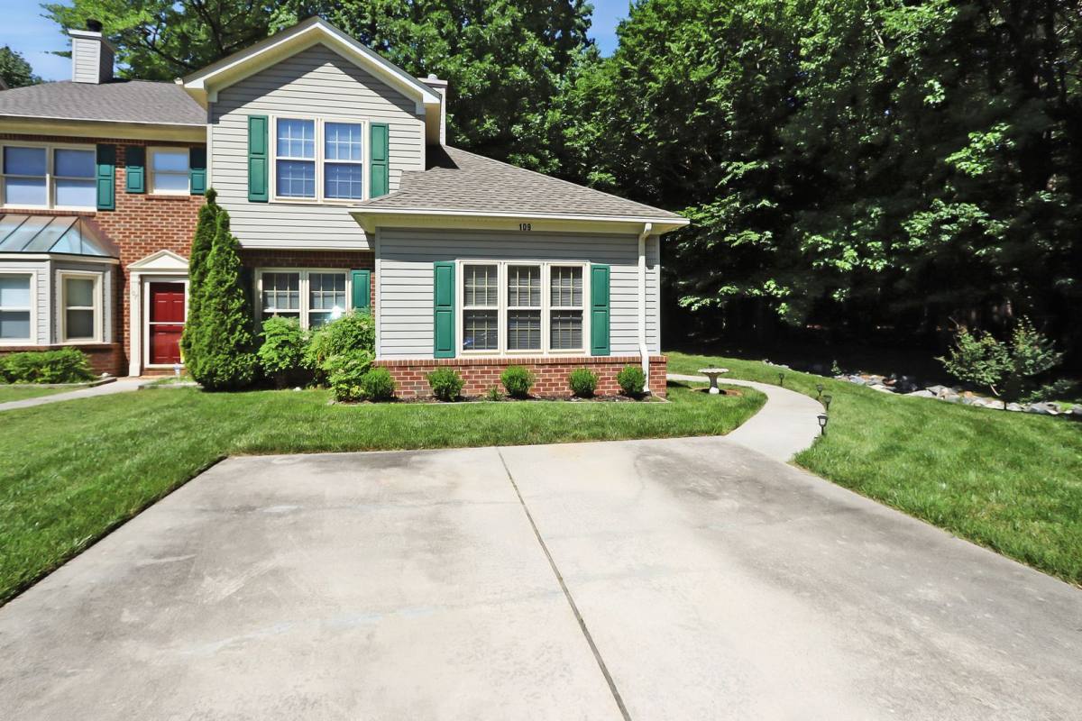 Townhouse for rent at 109 Larkspur Hollow, Yorktown, VA 23692