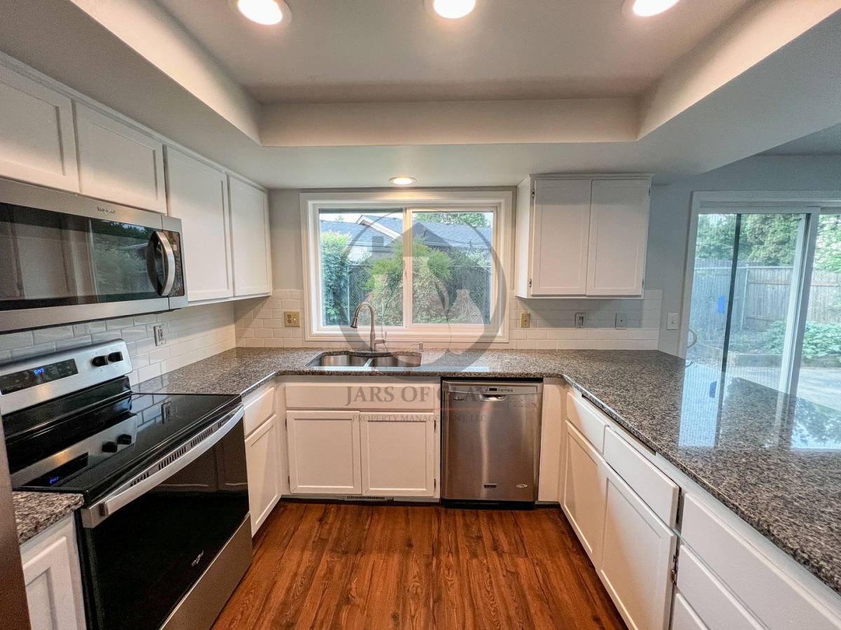 House for rent at 2346 Mousebird NW, Salem, OR 97304