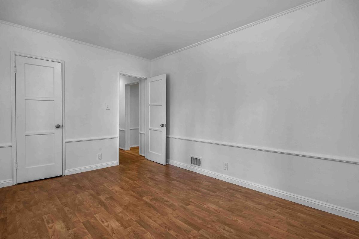 Apartment for rent at 124 S Canon Dr, Beverly Hills, CA 90212