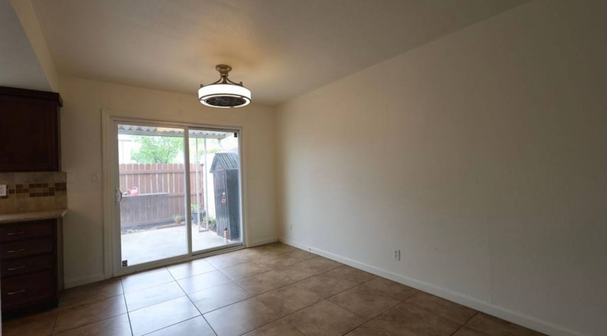 Townhouse for rent at 3108 Via Grande, Sacramento, CA 95825