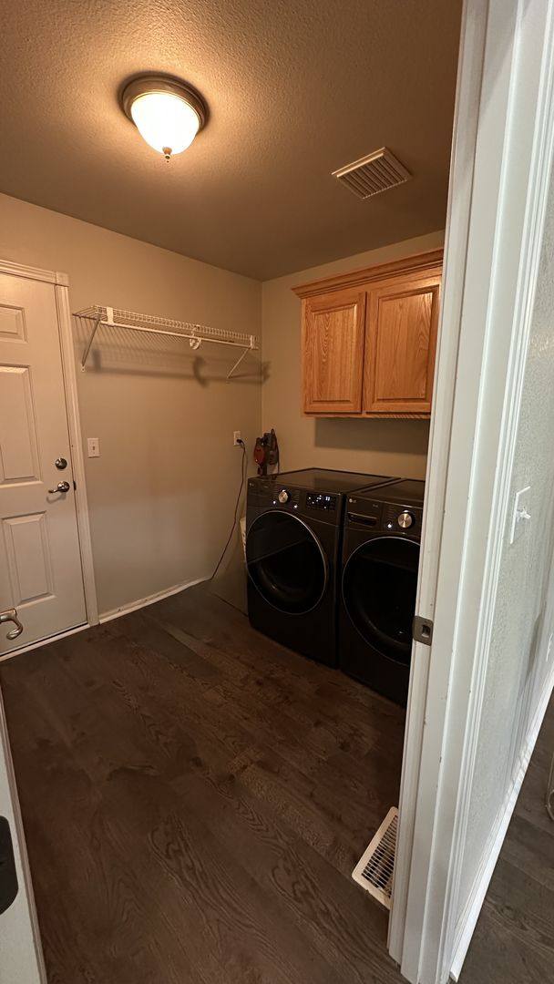 House for rent at 2409 SE Chinaberry Ave, Roseburg, OR 97470