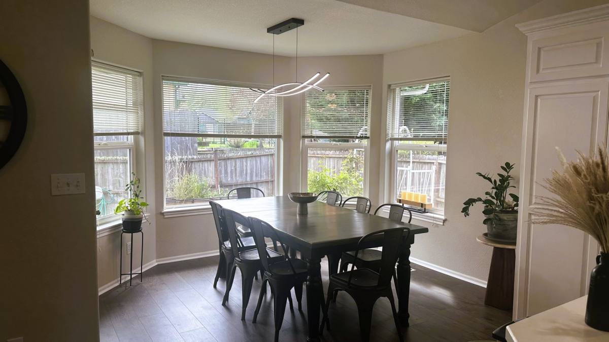 House for rent at 2409 SE Chinaberry Ave, Roseburg, OR 97470