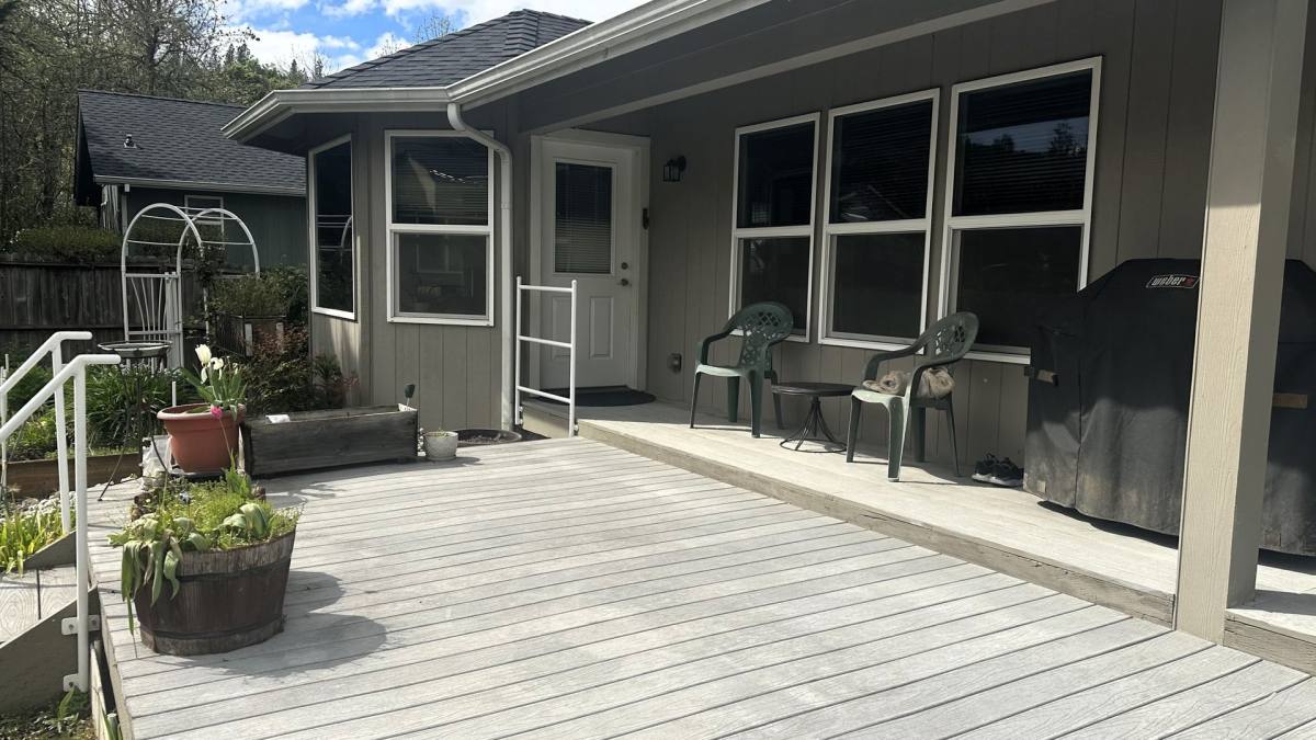 House for rent at 2409 SE Chinaberry Ave, Roseburg, OR 97470