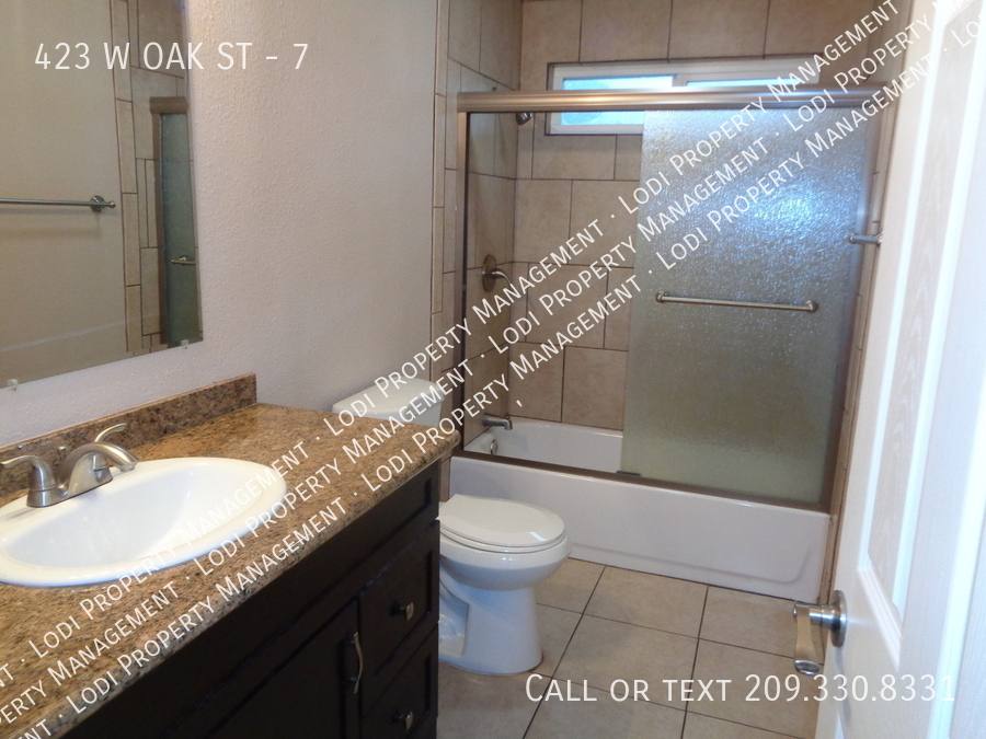 Apartment for rent at 423 W Oak St #7, Lodi, CA 95240
