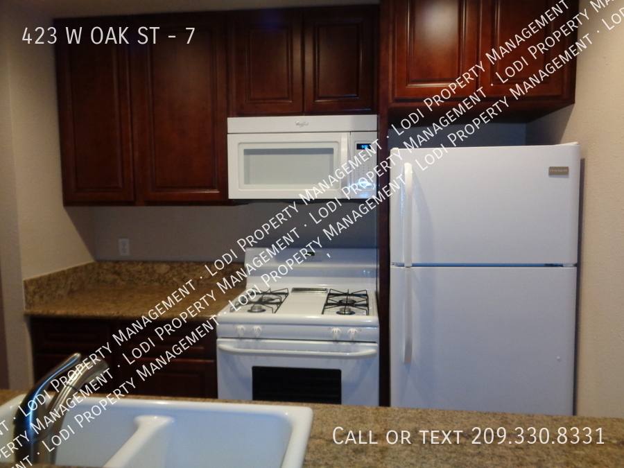 Apartment for rent at 423 W Oak St #7, Lodi, CA 95240