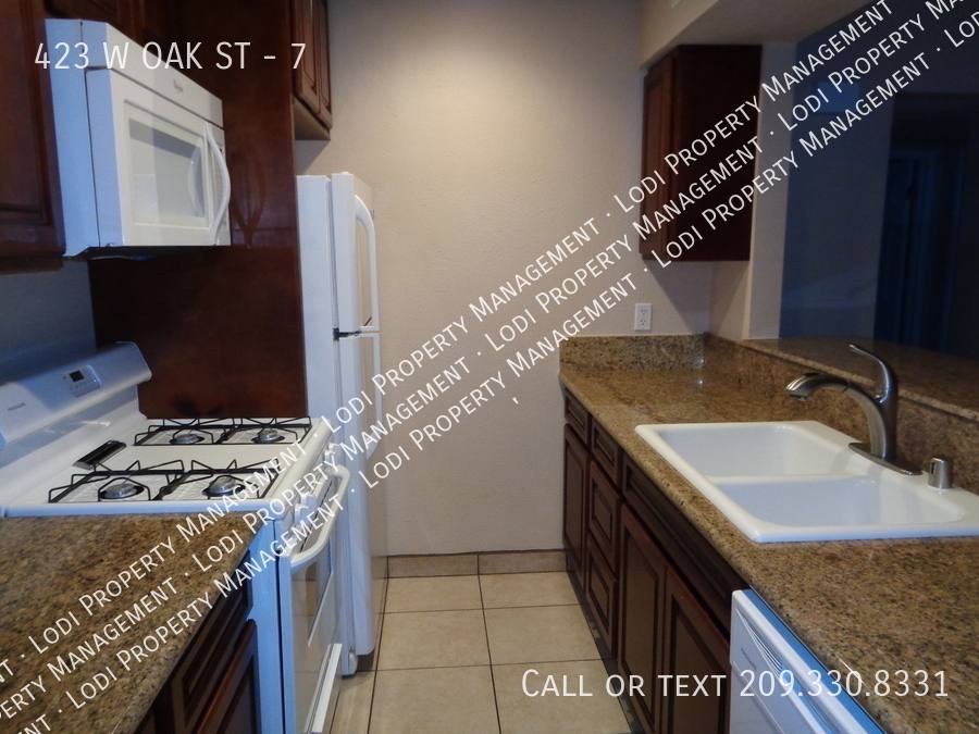 Apartment for rent at 423 W Oak St #7, Lodi, CA 95240
