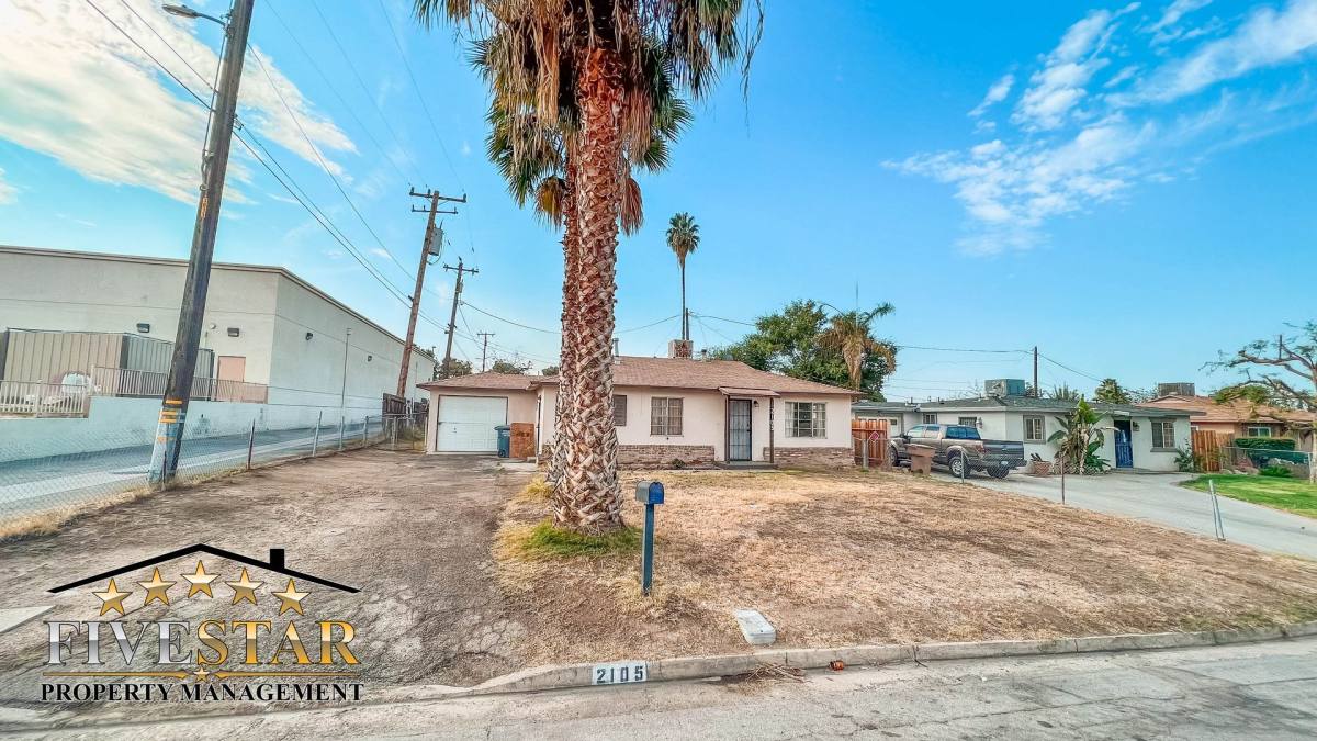 House for rent at 2105 Del Amo Way, Bakersfield, CA 93305