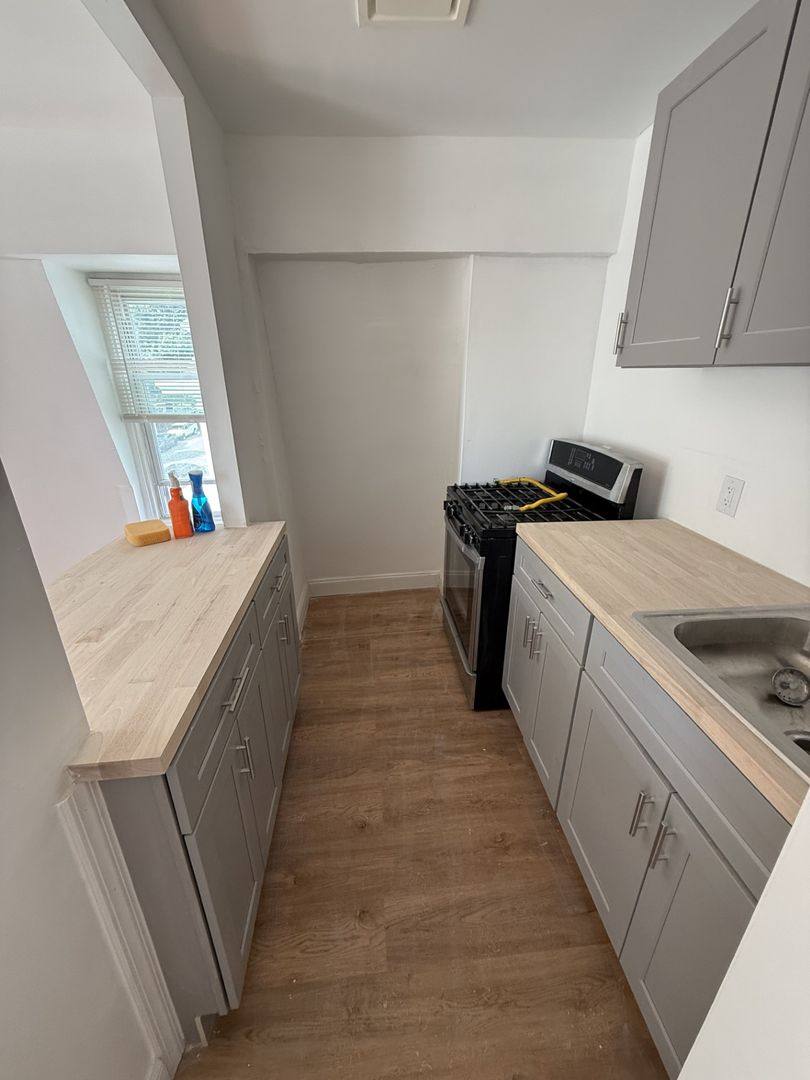 Apartment for rent at 513 Brinton St, Philadelphia, PA 19144
