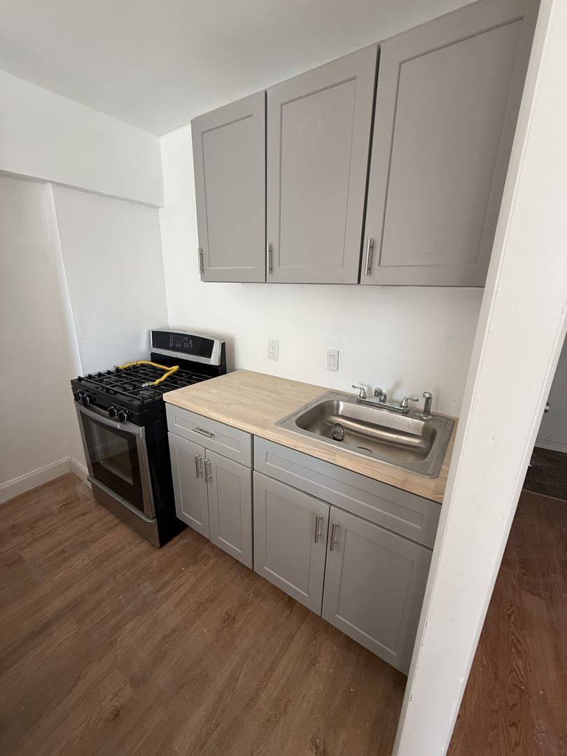 Apartment for rent at 513 Brinton St, Philadelphia, PA 19144