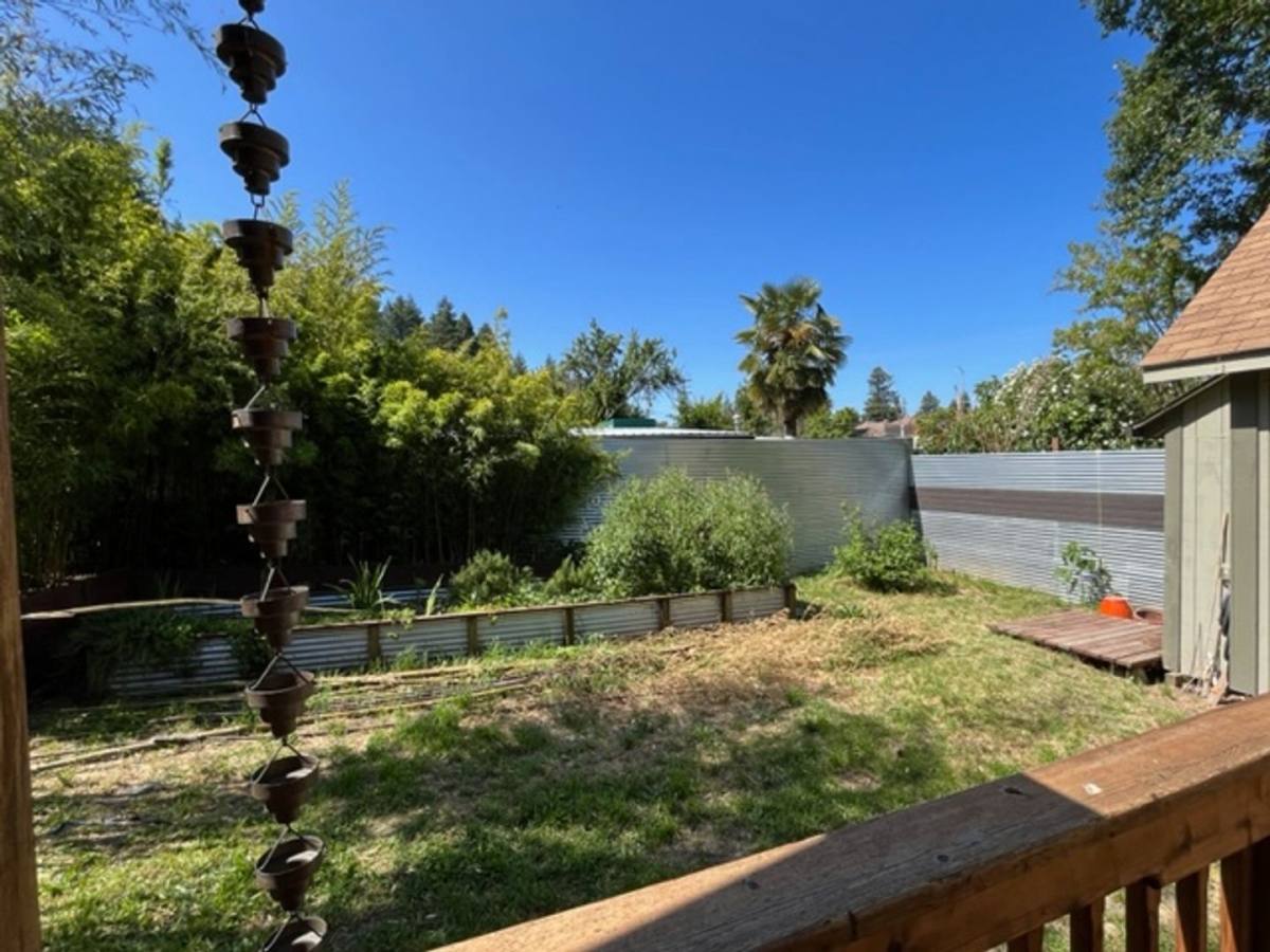 House for rent at 478 Oak St, Garberville, CA 95542
