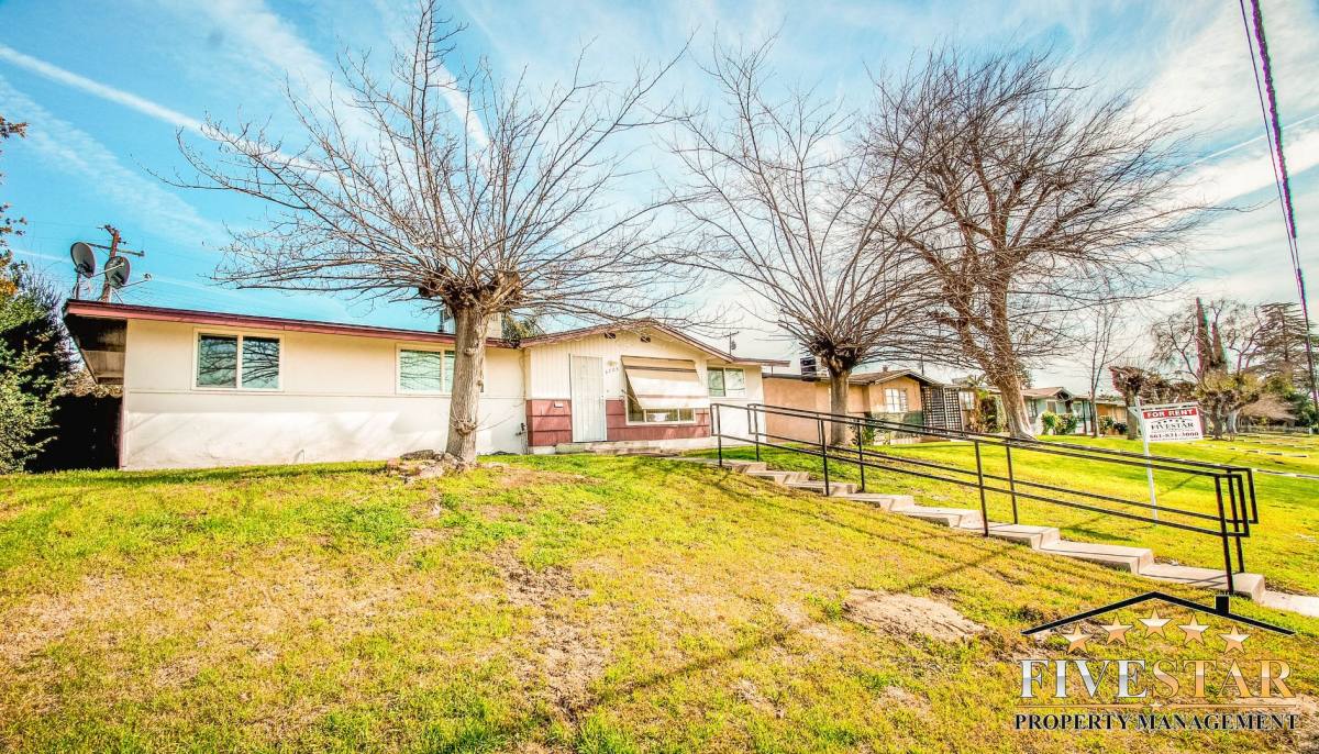 House for rent at 3705 River Blvd, Bakersfield, CA 93305