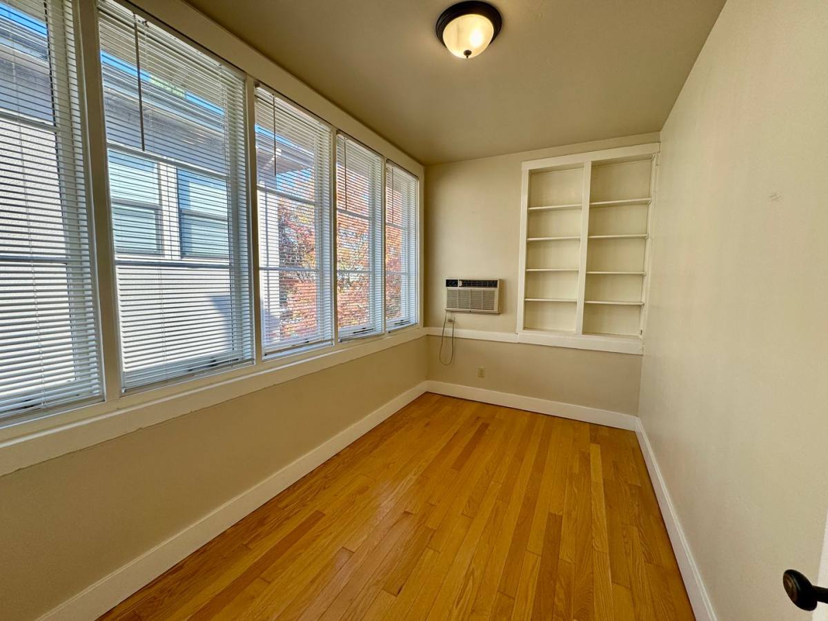 Apartment for rent at 3435 J St, Sacramento, CA 95816