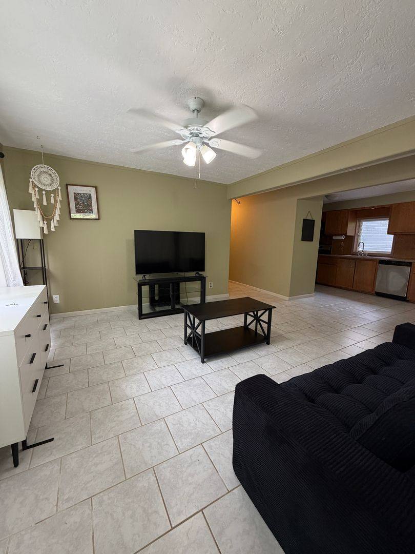 Apartment for rent at 529-B Wainaku St, Hilo, HI 96720