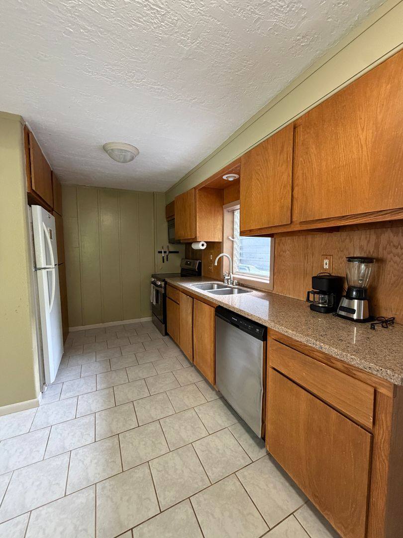 Apartment for rent at 529-B Wainaku St, Hilo, HI 96720