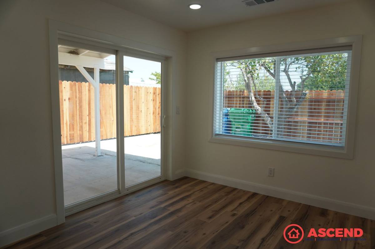 Apartment for rent at 1916 Talisman Dr, Bakersfield, CA 93304