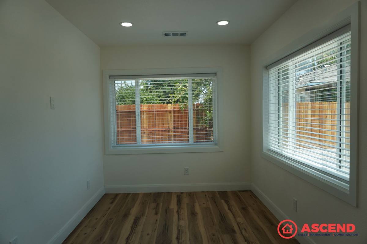 Apartment for rent at 1916 Talisman Dr, Bakersfield, CA 93304