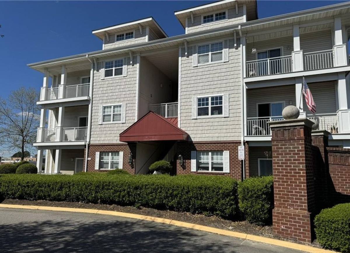 House for rent at 5300 Warminster Dr, Virginia Beach, VA 23455