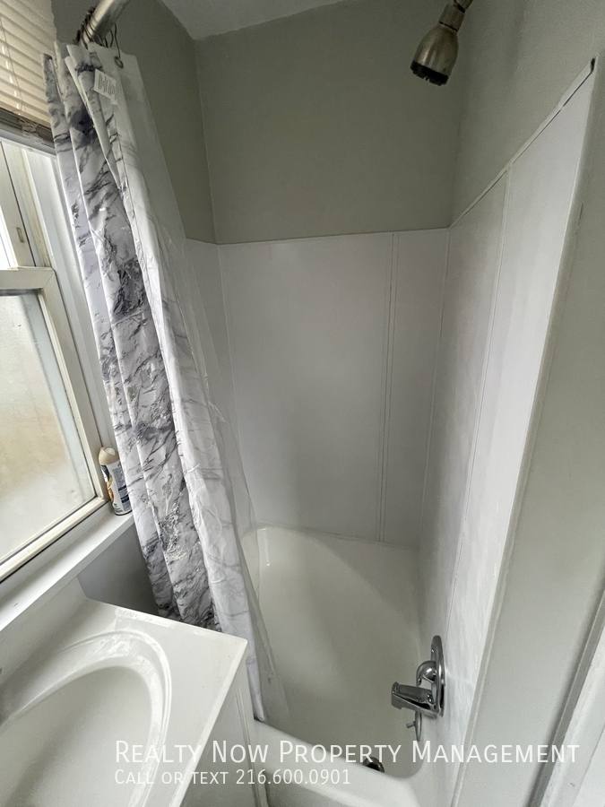Apartment for rent at 3263 Fulton Rd - 2nd #2, Cleveland, OH 44109