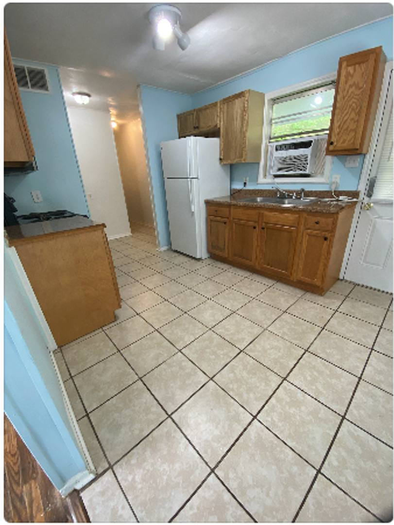 Apartment for rent at 135 Macey Ave #3, Versailles, KY 40383