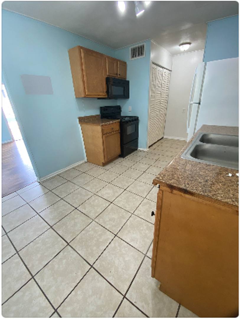 Apartment for rent at 135 Macey Ave #3, Versailles, KY 40383