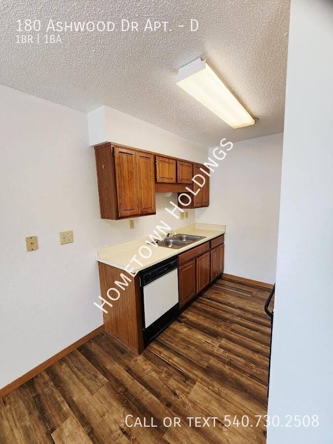 Apartment for rent at 180 Ashwood Dr #D, Tazewell, VA 24651