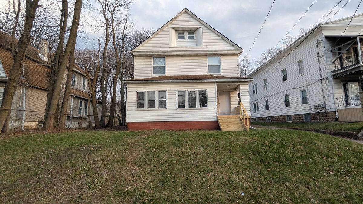 Apartment for rent at 793 Blvd St, Akron, OH 44311