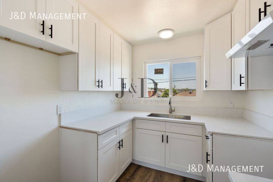 Apartment for rent at 2248 Ocean View Blvd #5, San Diego, CA 92113