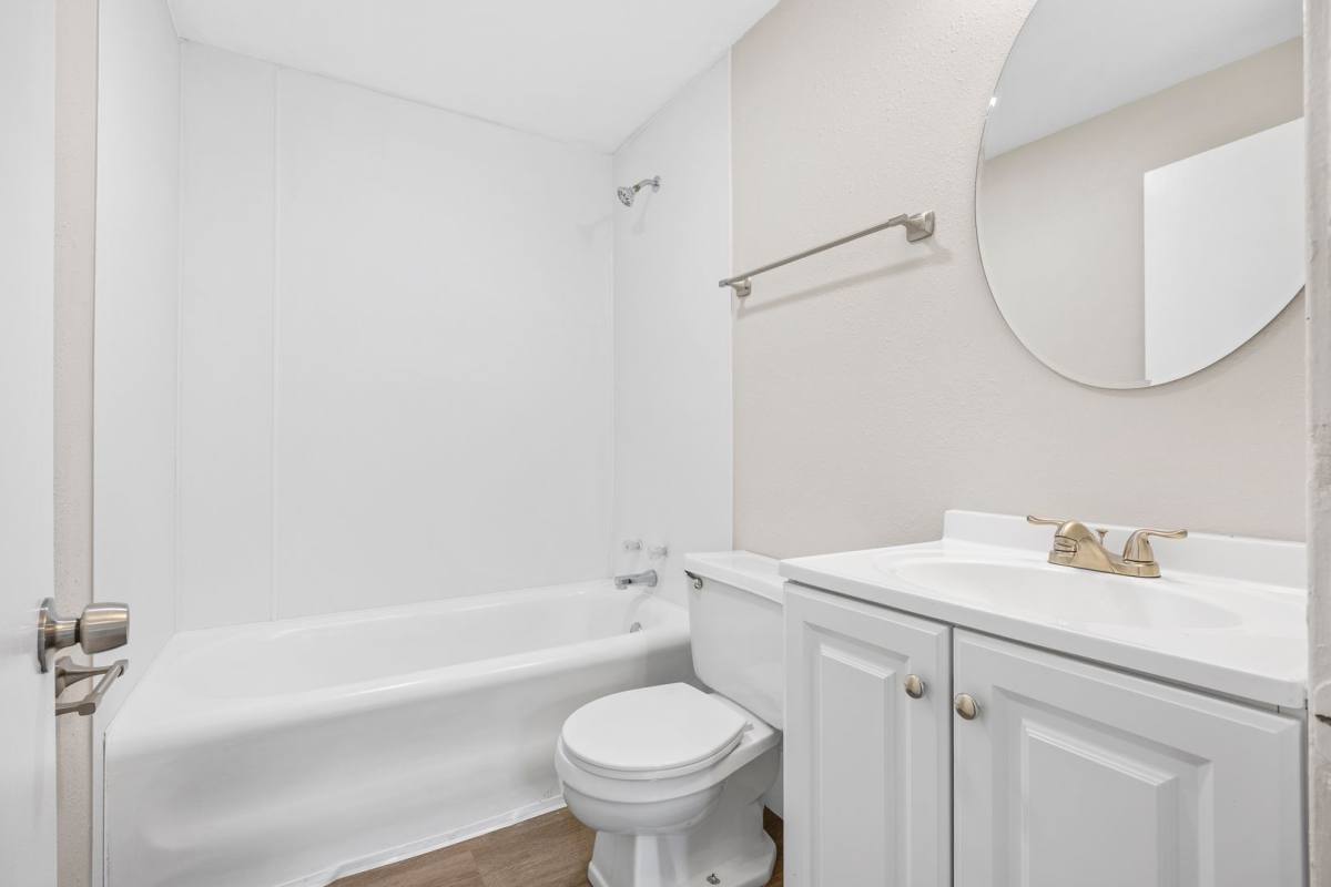 House for rent at 2317 47th St, Des Moines, IA 50310