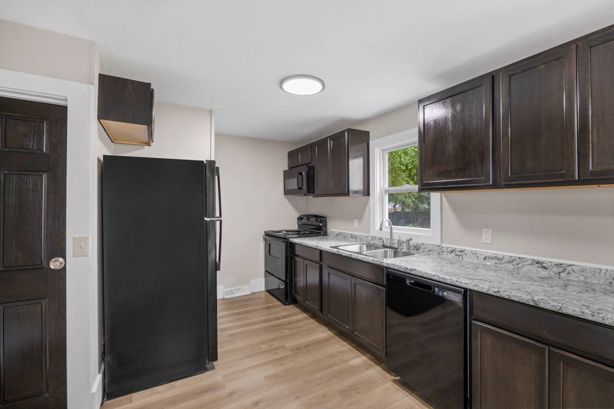 House for rent at 2317 47th St, Des Moines, IA 50310