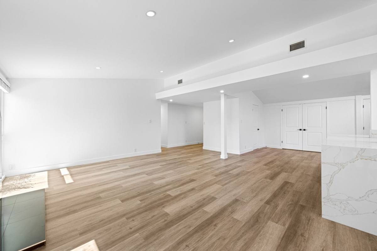 House for rent at 6445 Oakdale Ave, Woodland Hills, CA 91367