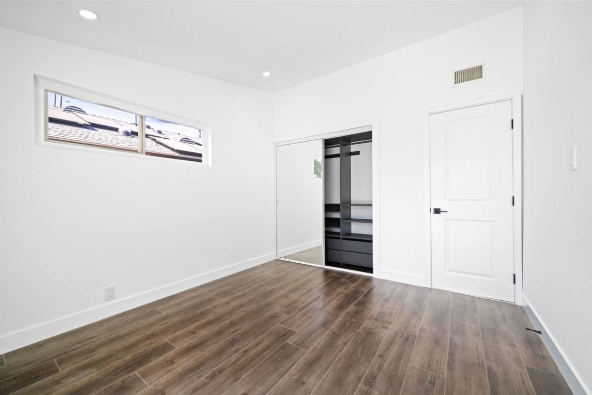 House for rent at 6445 Oakdale Ave, Woodland Hills, CA 91367