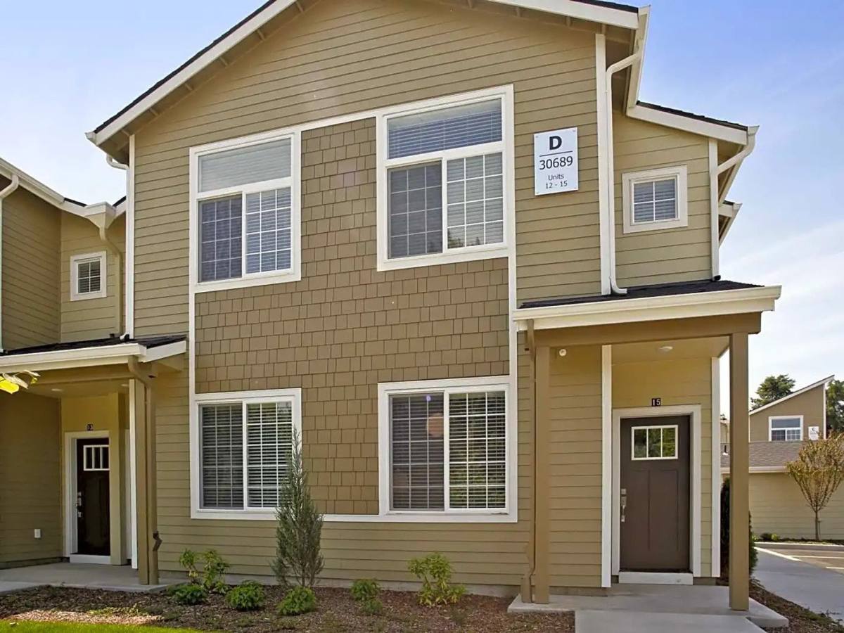 Apartment for rent at 30625 SW Willamette Way E, Wilsonville, OR 97070