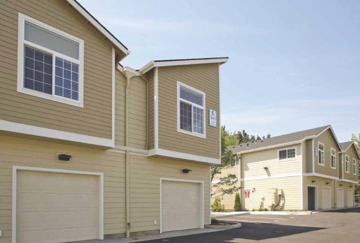 Apartment for rent at 30625 SW Willamette Way E, Wilsonville, OR 97070