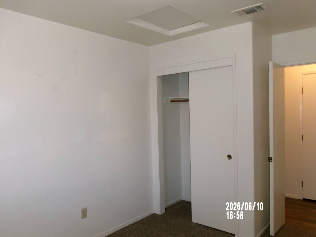 Apartment for rent at 2811 Brookside Dr, Bakersfield, CA 93311