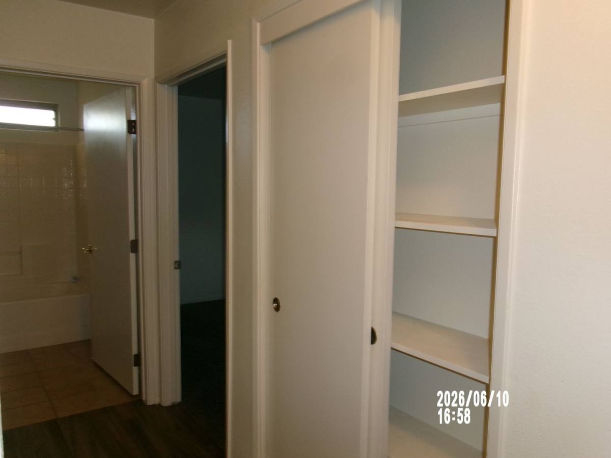 Apartment for rent at 2811 Brookside Dr, Bakersfield, CA 93311